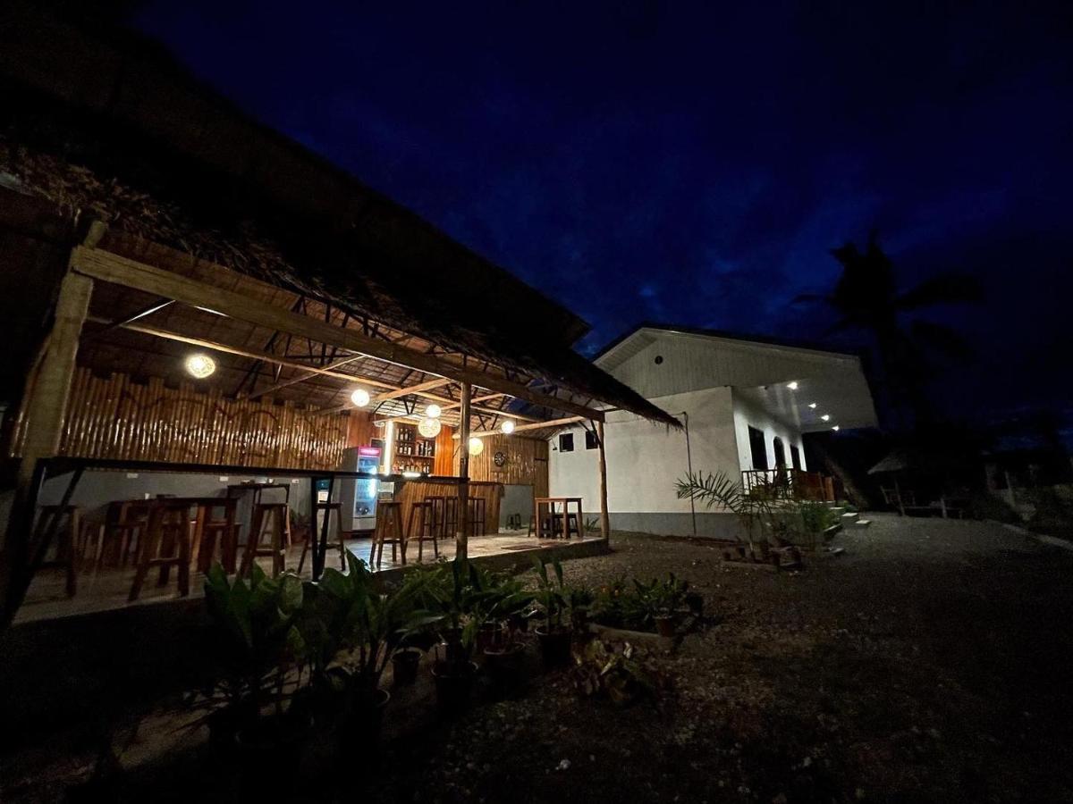 Momo Hostel Moalboal Esterno foto